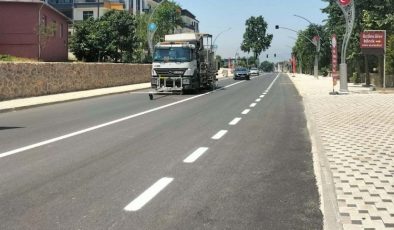 Kocaeli’de Kartepe İzmit Caddesine yol çizgisi