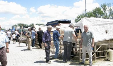 Yenişehir Kurban Pazarı’nda arife günü hareketliliği