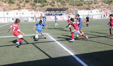 Bayraklı’da U-12 Cup Futbol Turnuvası heyecanı