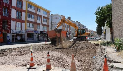 Eskişehir’de yol çalışmaları sürüyor