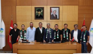 Sakaryaspor’un yeni yönetimininden Başkan Alemdar’a ziyaret