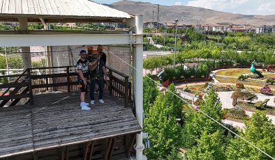 Selçuklu Belediyesi tarafından macera tutkunları için Kelebekler Vadisi Parkı içerisine yapılan Macera Kulesi açıldı. Alanda yer alan Zipline (Kaytel) adrenalin tutkunlarını bekliyor