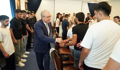 Azerbaycan Devlet Tarım Üniversitesi öğrencilerinden Rektör Budak’a ziyaret