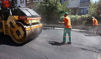 Çankaya Belediyesi, ilçede yer alan 123 mahallede asfalt onarım, yama ve tam kaplama çalışmalarını koordineli şekilde sürdürüyor.