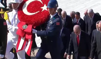 Devlet erkanı Ata’nın huzurunda