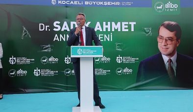 Dr. Sadık Ahmet dualarla anıldı