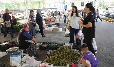 Keçiören Belediyesi, gıda fiyatlarındaki pahalılık nedeniyle sıkıntı yaşayan vatandaşı doğrudan çiftçiyle buluşturdu