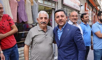 Nevşehir Belediye Başkanı Rasim Arı, Belediye Caddesi ve Keçeciler Caddesi’nde esnaf ziyaretlerinde bulundu