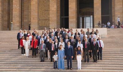 Onur Yiğit ve CHP Balçova Örgütü Anıtkabir’de