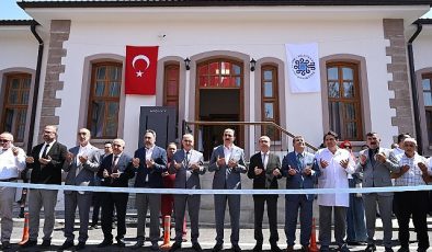 Selçuklu Belediyesi’nden Tarihe Bir Vefa Örneği Daha: Tarihi Hemşirelik Binası ‘Ayakta Fizik Tedavi ve Geleneksel Tamamlayıcı Tıp Merkezi’ Olarak Hizmete Açıldı