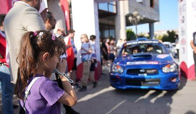 Türkiye otomobil sporları tarihinin en önemli yarışlarından biri olan Hitit Rallisi, 3 yıllık aradan sonra 48. kez Keçiören’de verilen startla başladı