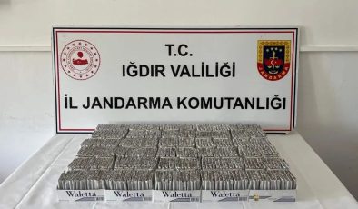 Iğdır İl Jandarma Komutanlığımızca, Kaçakçılık Suçları ile Mücadele kapsamında yapılan istihbari çalışmalar neticesinde 9000 adet doldurulmuş makaron ele geçirildi…