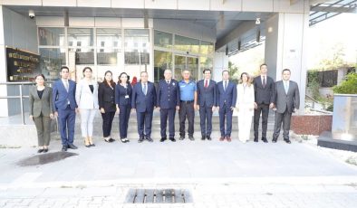 İzmir İl Emniyet Müdürümüz Sayın Celal SEL, İzmir Bölge Kriminal Polis Laboratuvarı Müdürlüğüne ziyaretlerde bulundu….