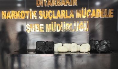 Diyarbakır Havalimanı’nda 11 kilo 400 gram skunk ele geçirildi