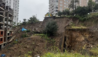 Rize’de toprak kayması: Çocuk parkı ve istinat duvarı zarar gördü