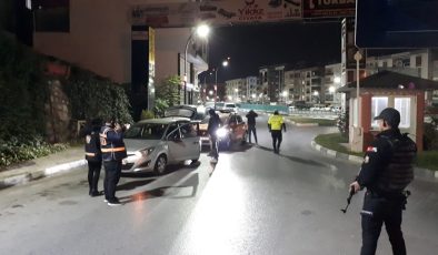 Manisa’da aranma kaydı bulunan 8 kişi yakalandı