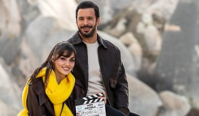 Hande Erçel ve Barış Arduç’un başrollerinde yer aldığı ‘Aşkı Hatırla’ dizisi çok yakında Disney+’ta!