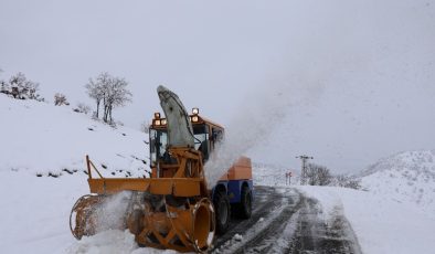 191 köy yolu ulaşıma kapandı: Yoğun çalışma sürüyor