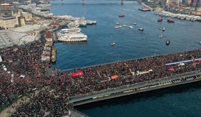 Galata Köprüsü’nde Gazze eylemi